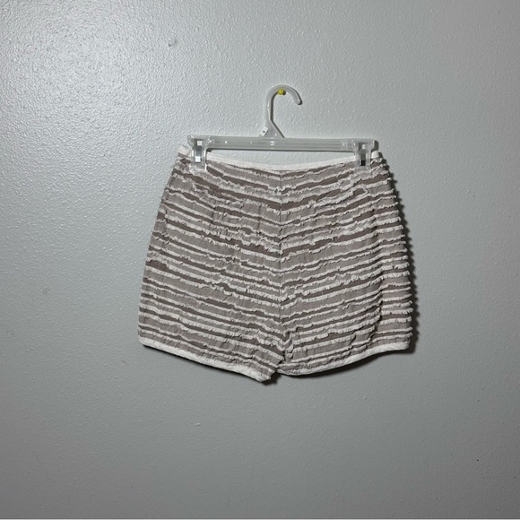 Moon River Women‎ Fluffy Knit Beige Shorts size S - Picture 1 of 9